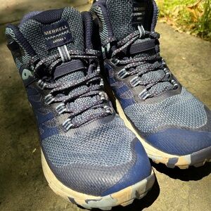 Merrell Antora 3 Mid- women’s 7.5, excellent condition